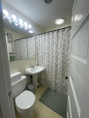 $2,500 | 674 Boylston Street, Unit 1, Newton, MA 02459