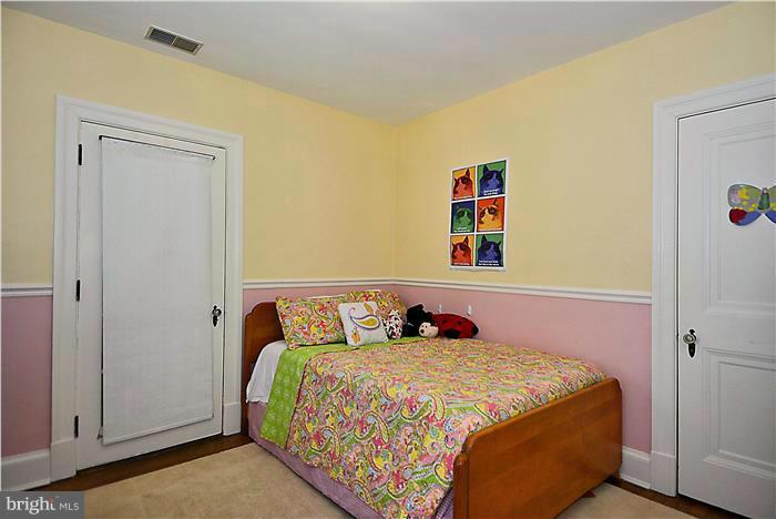 1012 Woodside Parkway Silver Spring, MD 20910 - Photo 24 of 28 Bedroom