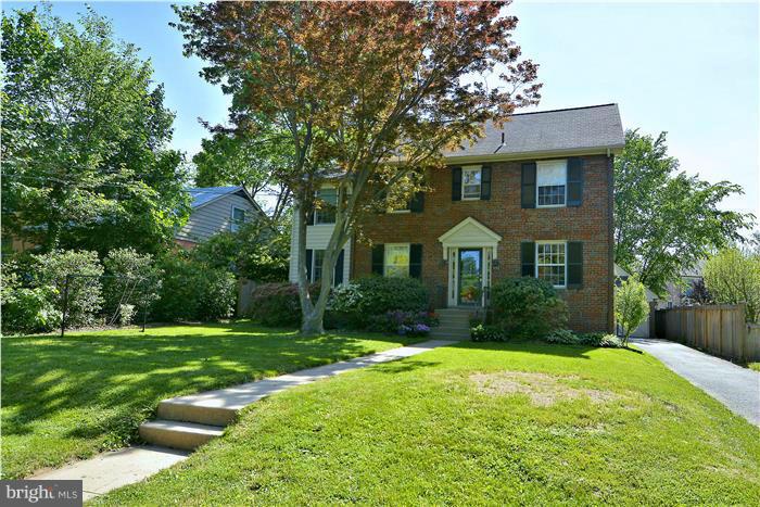 1012 Woodside Parkway Silver Spring, MD 20910 - Photo 5 of 28 Exterior (Front)