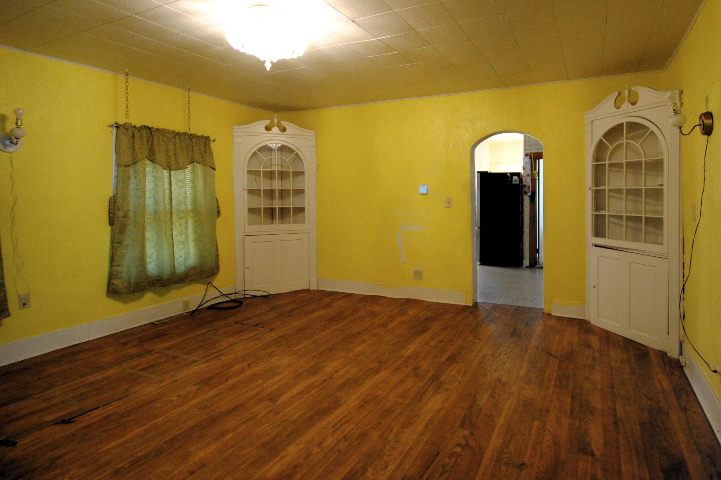 457 West Ann Street Whitewater, WI 53190 - Photo 4 of 21 Living Room
