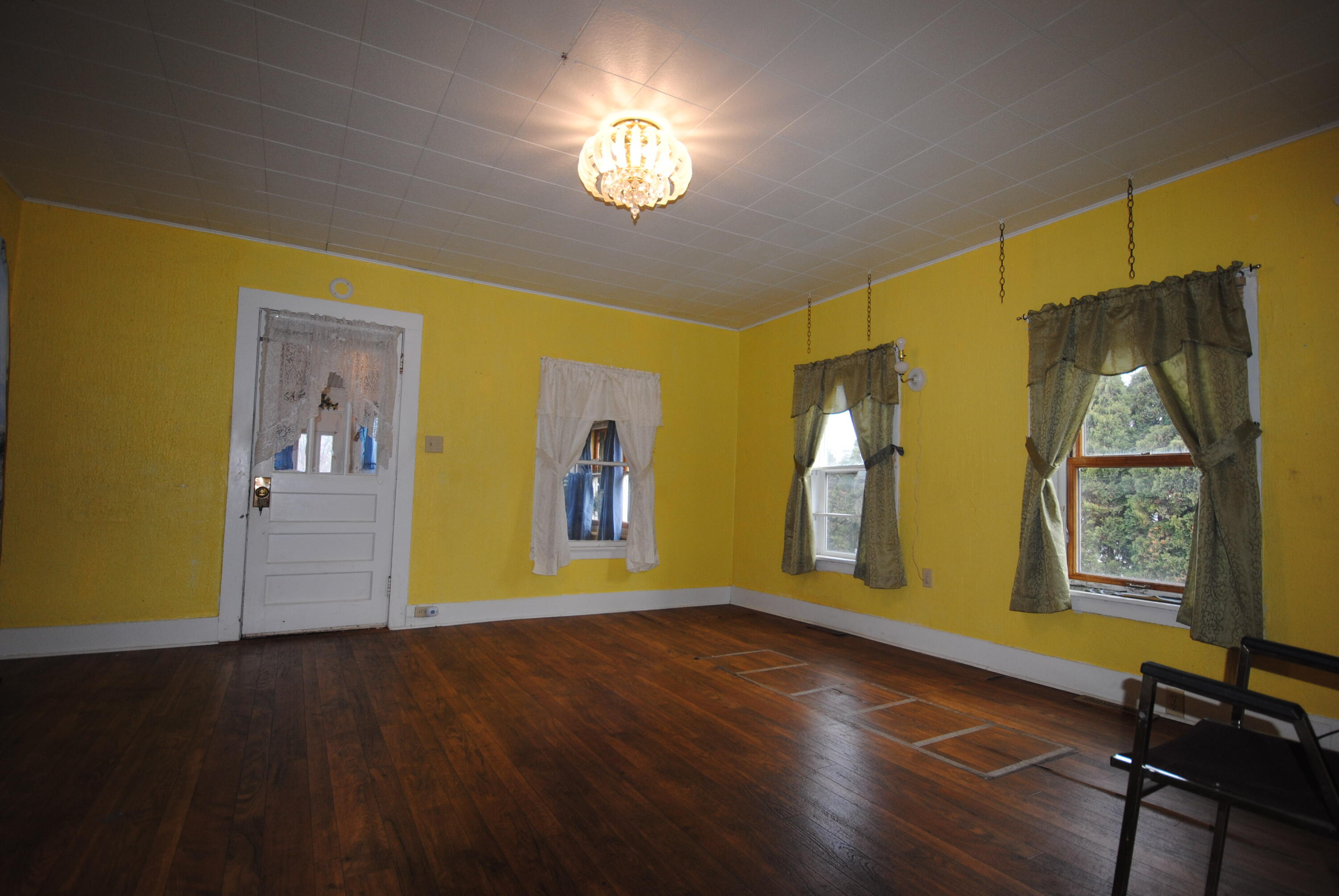457 West Ann Street Whitewater, WI 53190 - Photo 5 of 21 Living Room. (2)