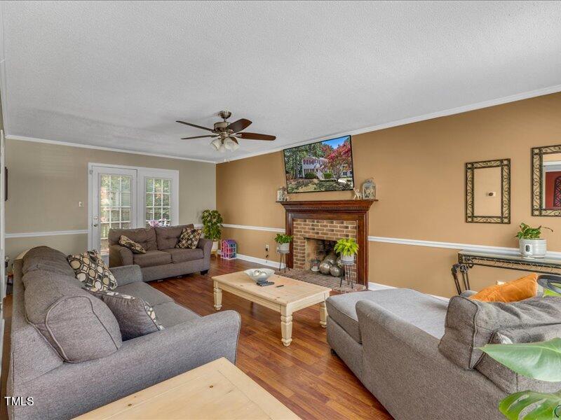 4528 Draper Road Raleigh, NC 27616 - Photo 5 of 31 Living Room