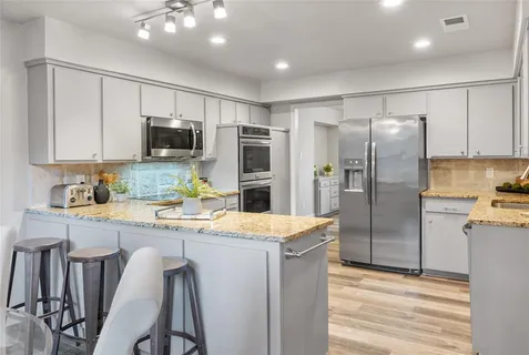 $514,500 | 1140 Stoney Creek Drive, Cedar Hill, TX 75104