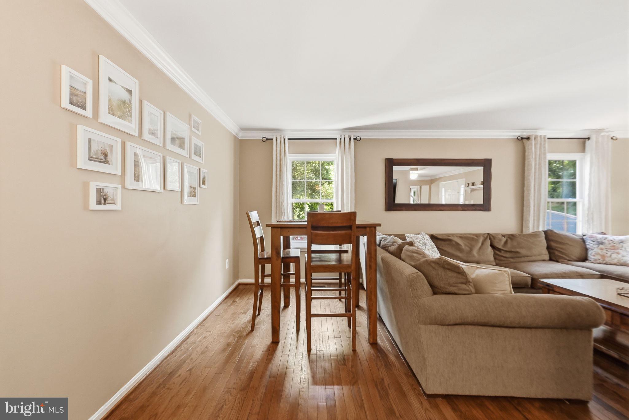 7660 Southern Oak Drive Springfield, VA 22153 - Photo 8 of 37 GORGEOUS HARDWOOD FLOORS THROUGHOUT