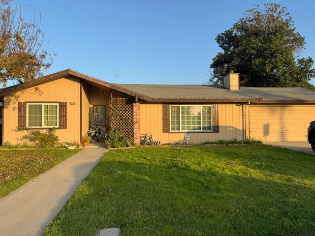 $390,000 | 3804 Thompson Avenue, Selma, CA 93662