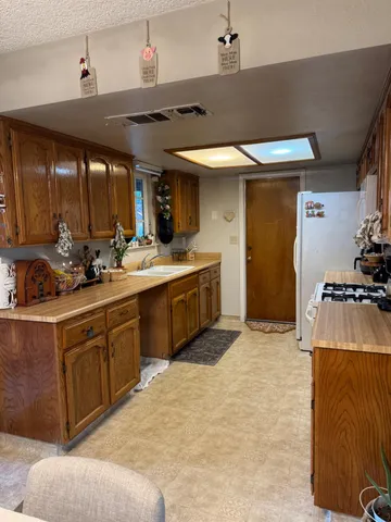 $390,000 | 3804 Thompson Avenue, Selma, CA 93662