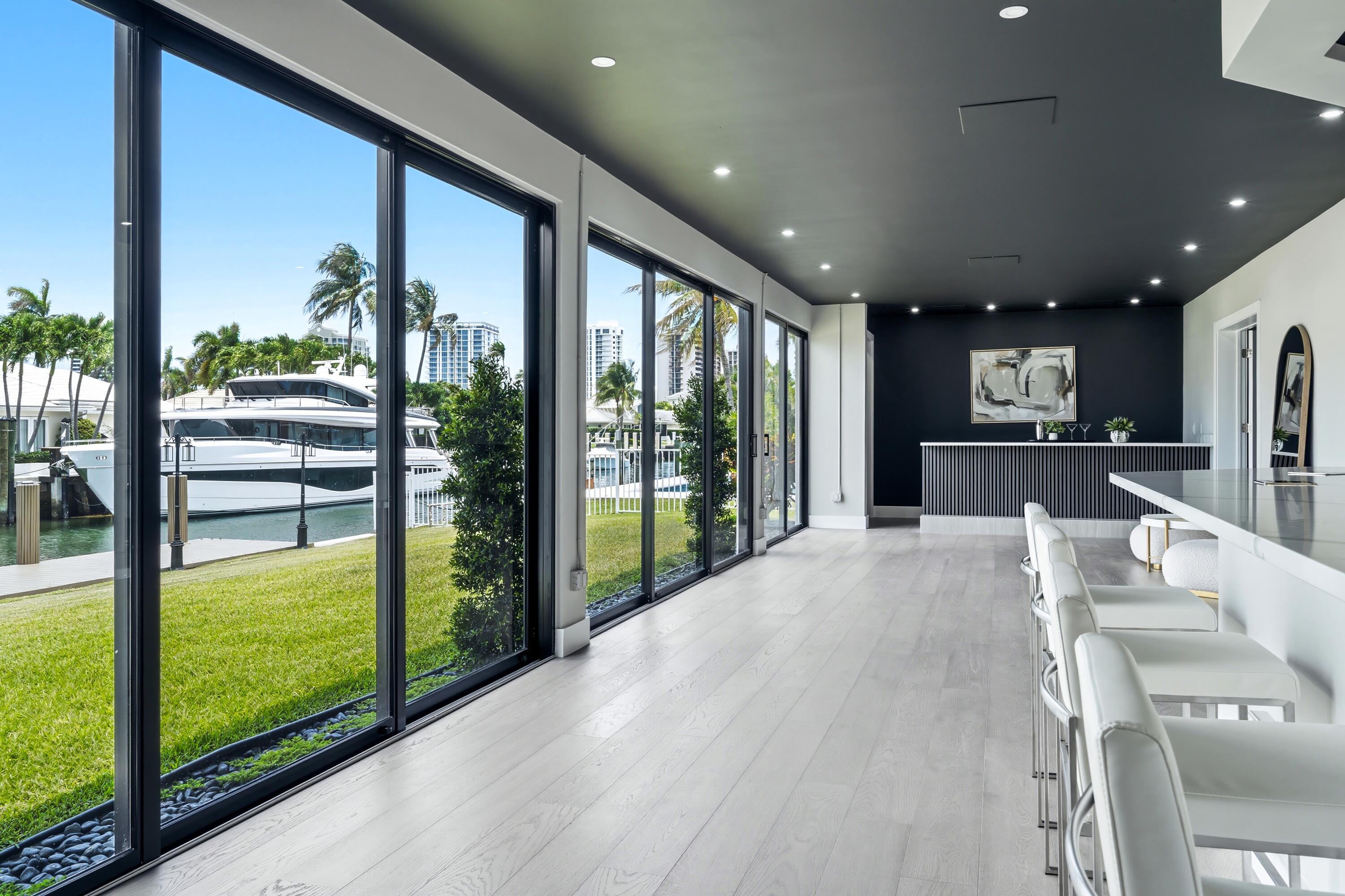 1170 Fairview Lane Singer Island, FL 33404 - Photo 11 of 16 Kitchen/Bar