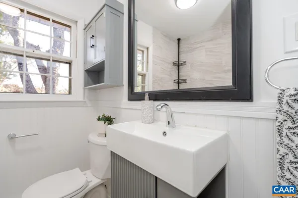 $347,500 | 1408 North Coalter Street, Staunton, VA 24401