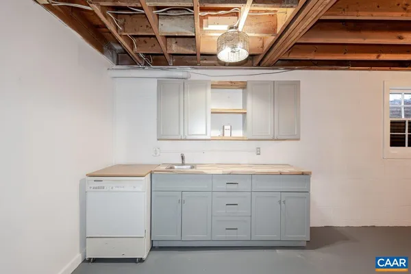 $347,500 | 1408 North Coalter Street, Staunton, VA 24401
