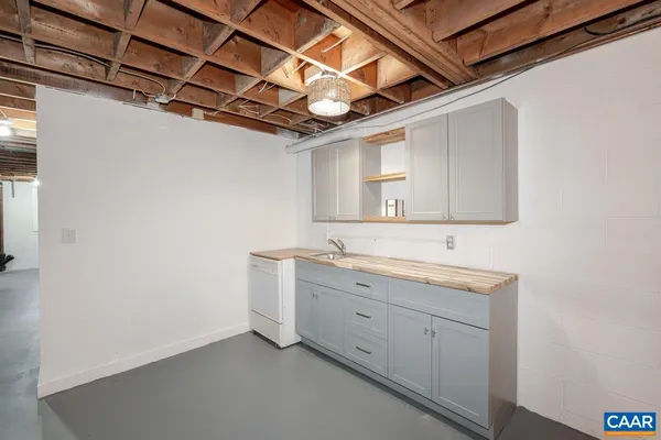 $347,500 | 1408 North Coalter Street, Staunton, VA 24401