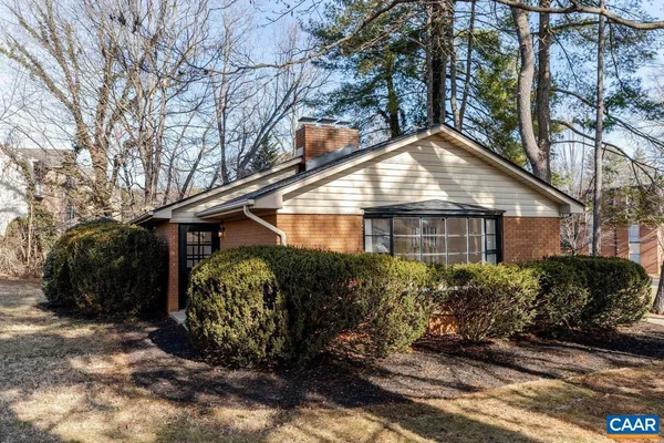 $347,500 | 1408 North Coalter Street, Staunton, VA 24401