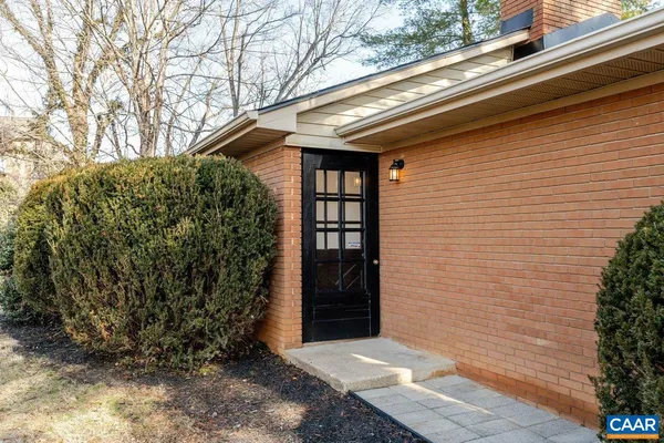 $347,500 | 1408 North Coalter Street, Staunton, VA 24401