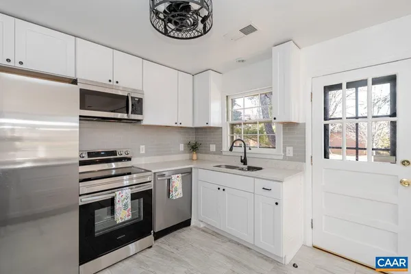 $347,500 | 1408 North Coalter Street, Staunton, VA 24401