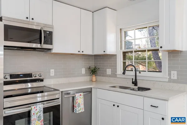 $347,500 | 1408 North Coalter Street, Staunton, VA 24401