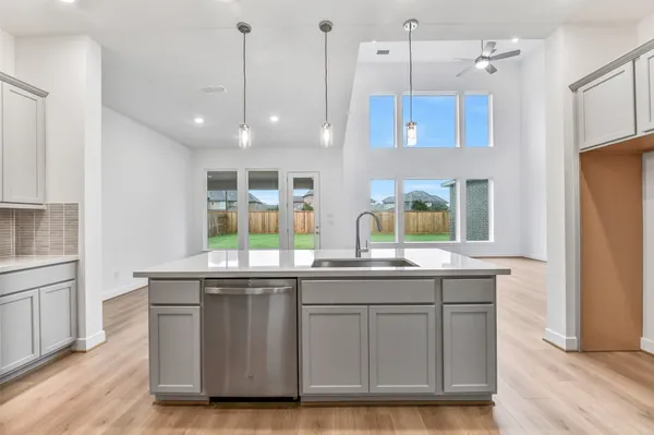 $5,750 | 1673 Birch Lk Lane, Friendswood, TX 77546