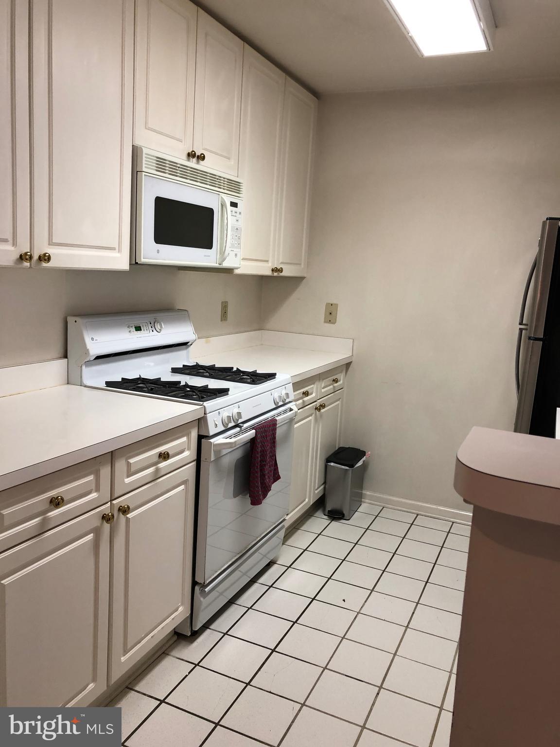 5563 Seminary Road, Unit 314 Falls Church, VA 22041 - Photo 11 of 21 KITCHEN