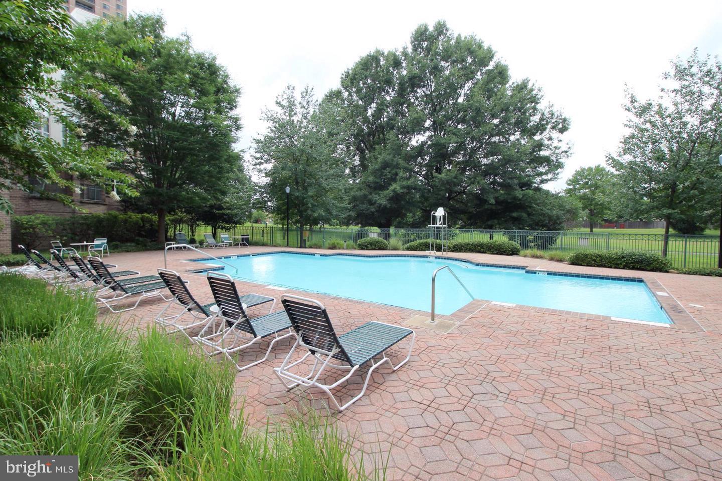 5563 Seminary Road, Unit 314 Falls Church, VA 22041 - Photo 18 of 21 POOLSIDE