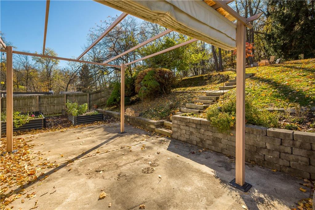 596 Clifton Road Bethel Park, PA 15102 - Photo 29 of 36 a view of a yard