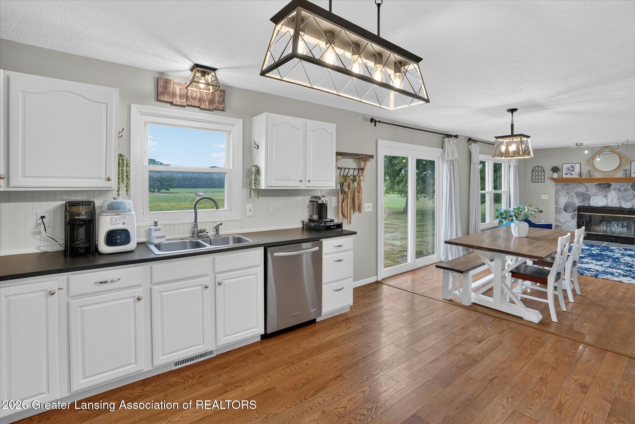2999 Eden Road Leslie, MI 49251 - Photo 18 of 65 18-2999-Eden-Rd-Leslie-MI-49251-WindowSt