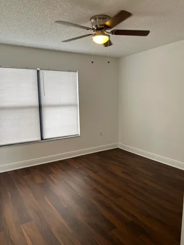 $1,950 | 1522 Lake Crystal Drive, Unit E, West Palm Beach, FL 33411