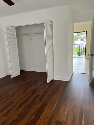 $1,950 | 1522 Lake Crystal Drive, Unit E, West Palm Beach, FL 33411