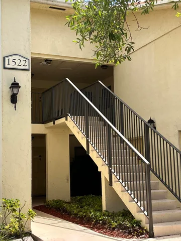 $1,950 | 1522 Lake Crystal Drive, Unit E, West Palm Beach, FL 33411
