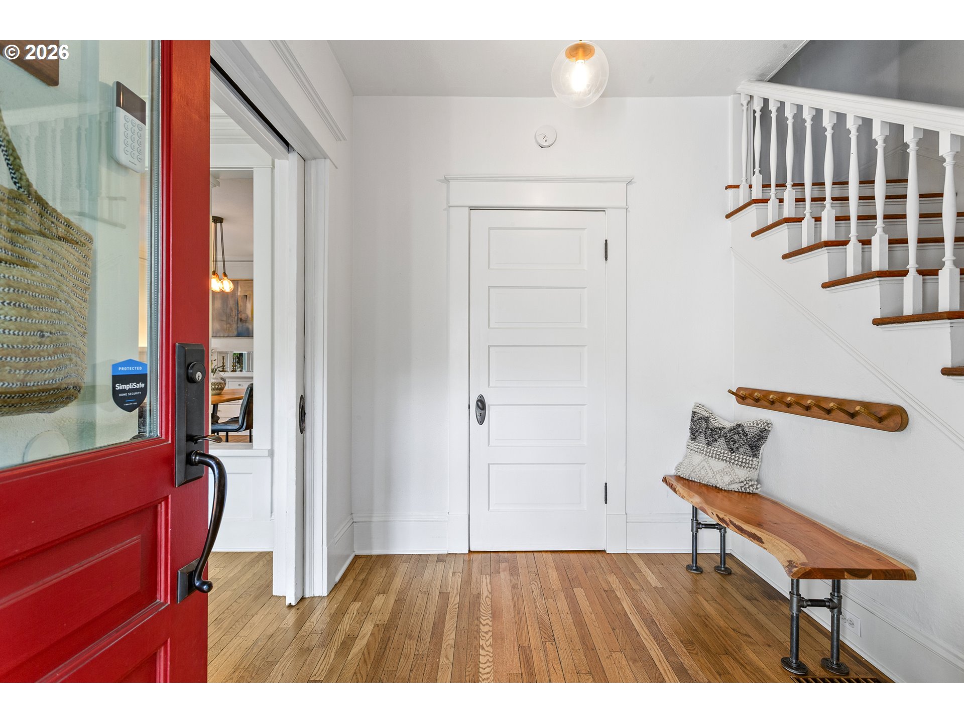 132 Northeast Cook Street Portland, OR 97212 - Photo 6 of 38 Entrance/Foyer