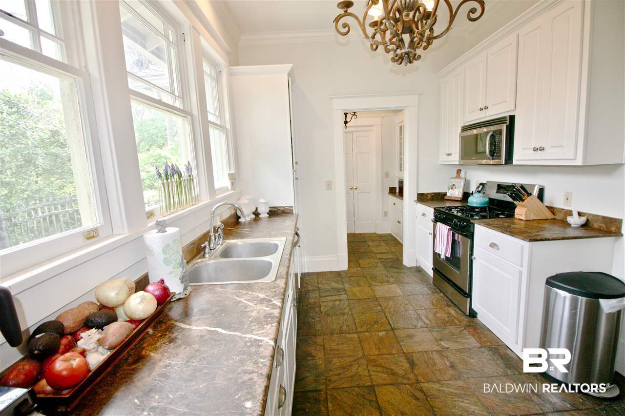 101 Ryan Avenue Mobile, AL 36607 - Photo 15 of 48