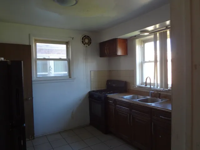 $229,000 | 8141 South Talman Avenue, Chicago, IL 60652