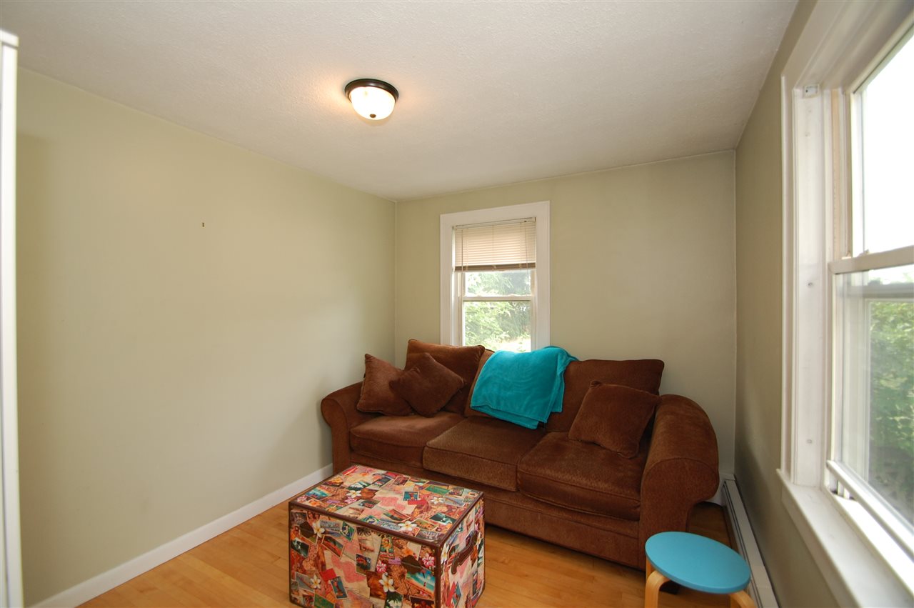 38 Exeter Avenue Manchester, NH 03103 - Photo 5 of 12 Gallery Image 5