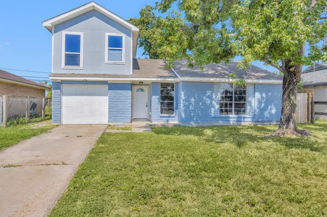 $1,877 | 15225 Woodforest Boulevard, Channelview, TX 77530