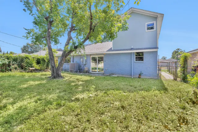 $1,877 | 15225 Woodforest Boulevard, Channelview, TX 77530