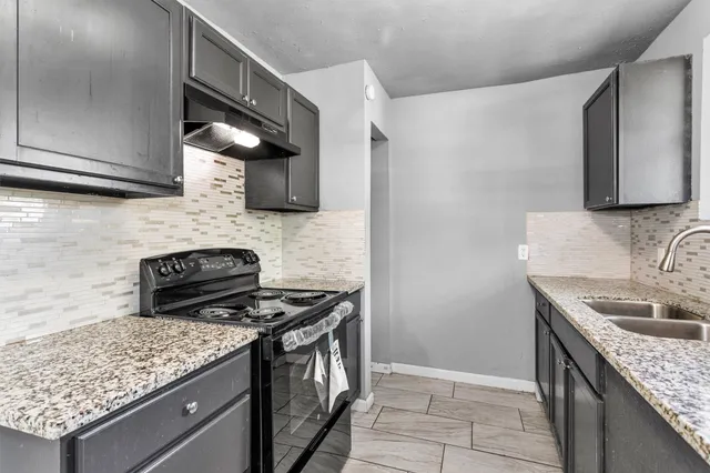 $1,877 | 15225 Woodforest Boulevard, Channelview, TX 77530