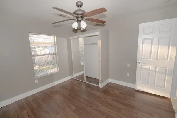 $2,000 | 4826 Bristol Street, Houston, TX 77009