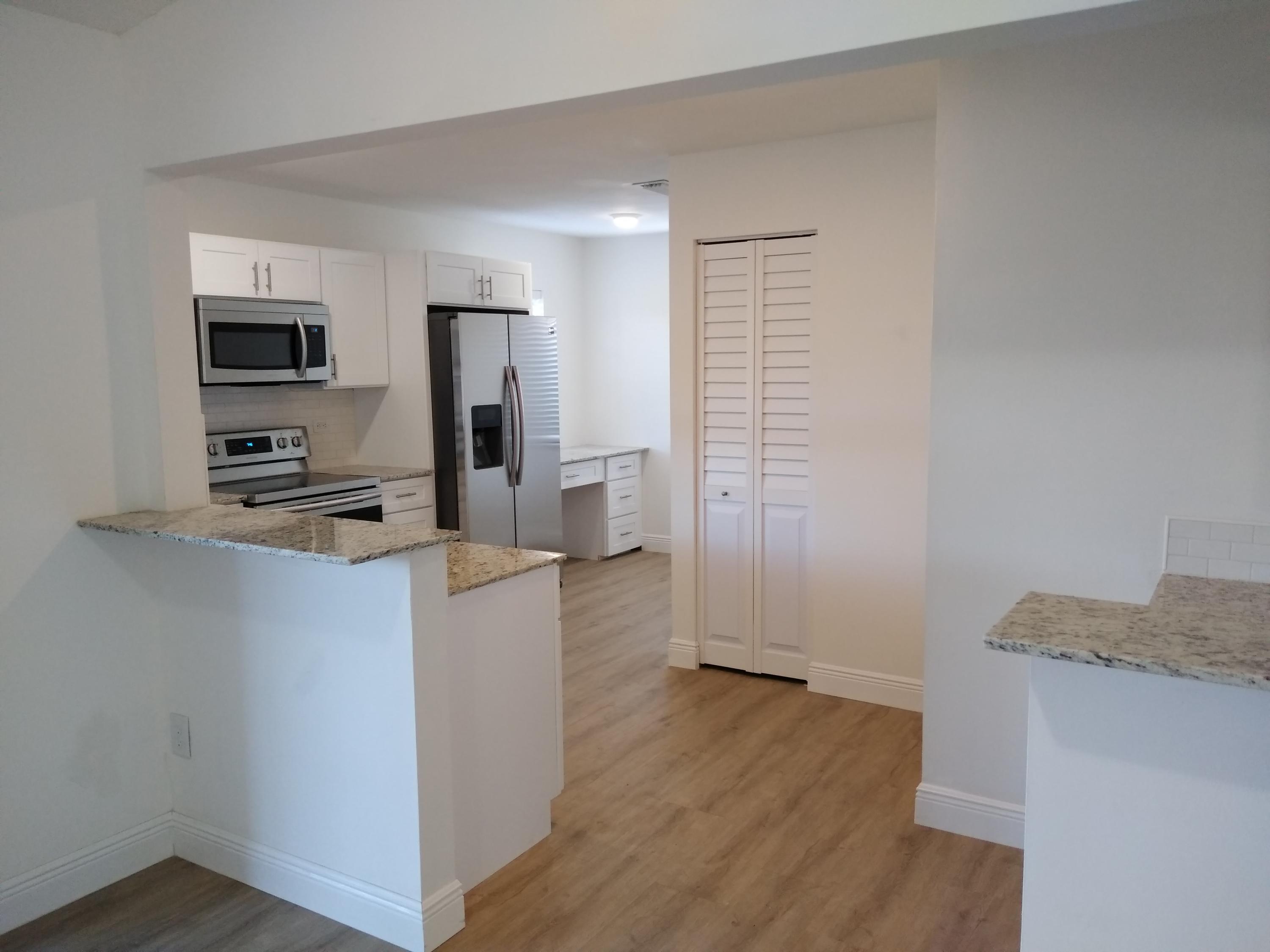 22546 Southwest 7th Street Boca Raton, FL 33433 - Photo 3 of 22 12092646-3