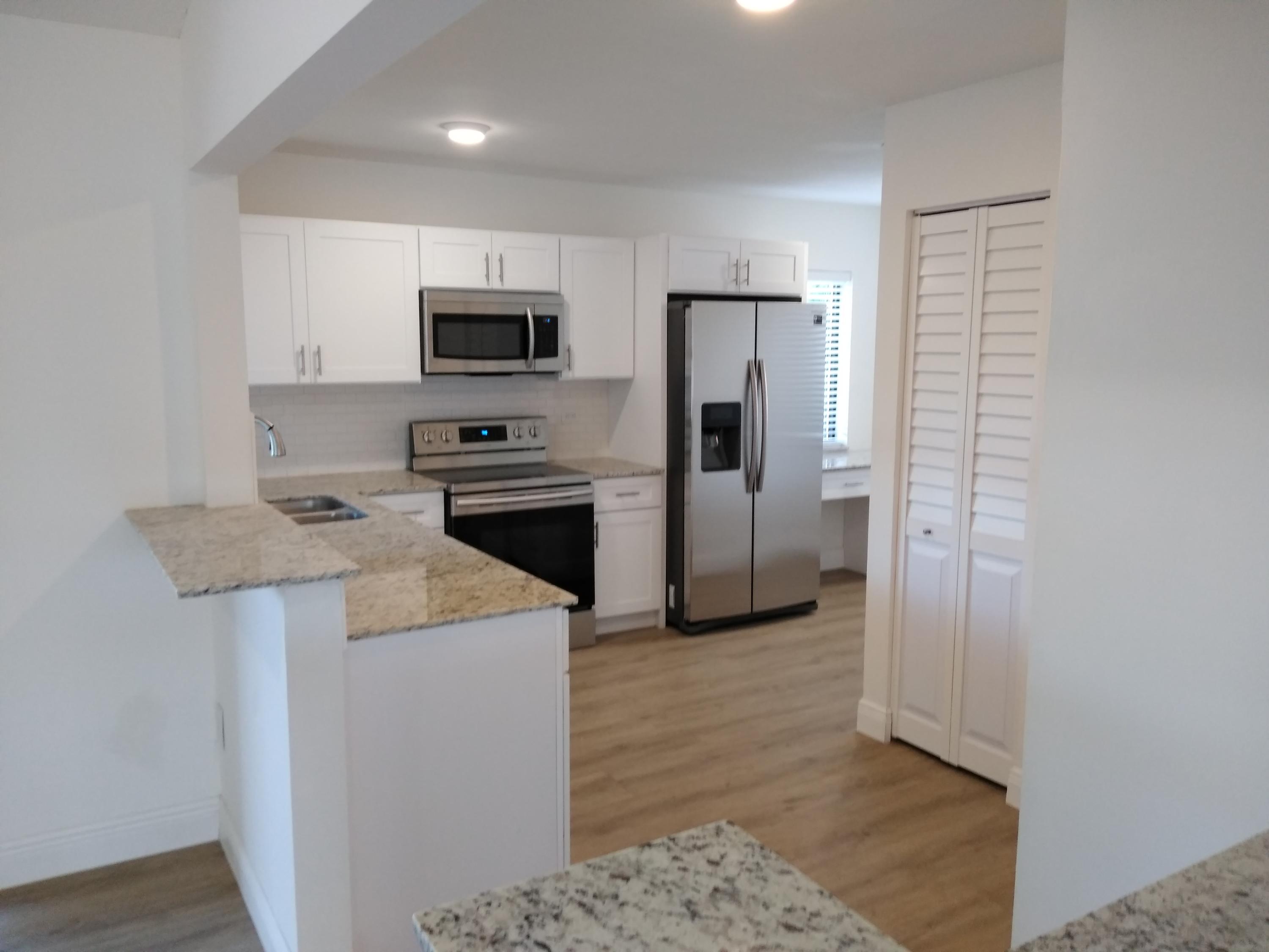 22546 Southwest 7th Street Boca Raton, FL 33433 - Photo 4 of 22 12092646-4