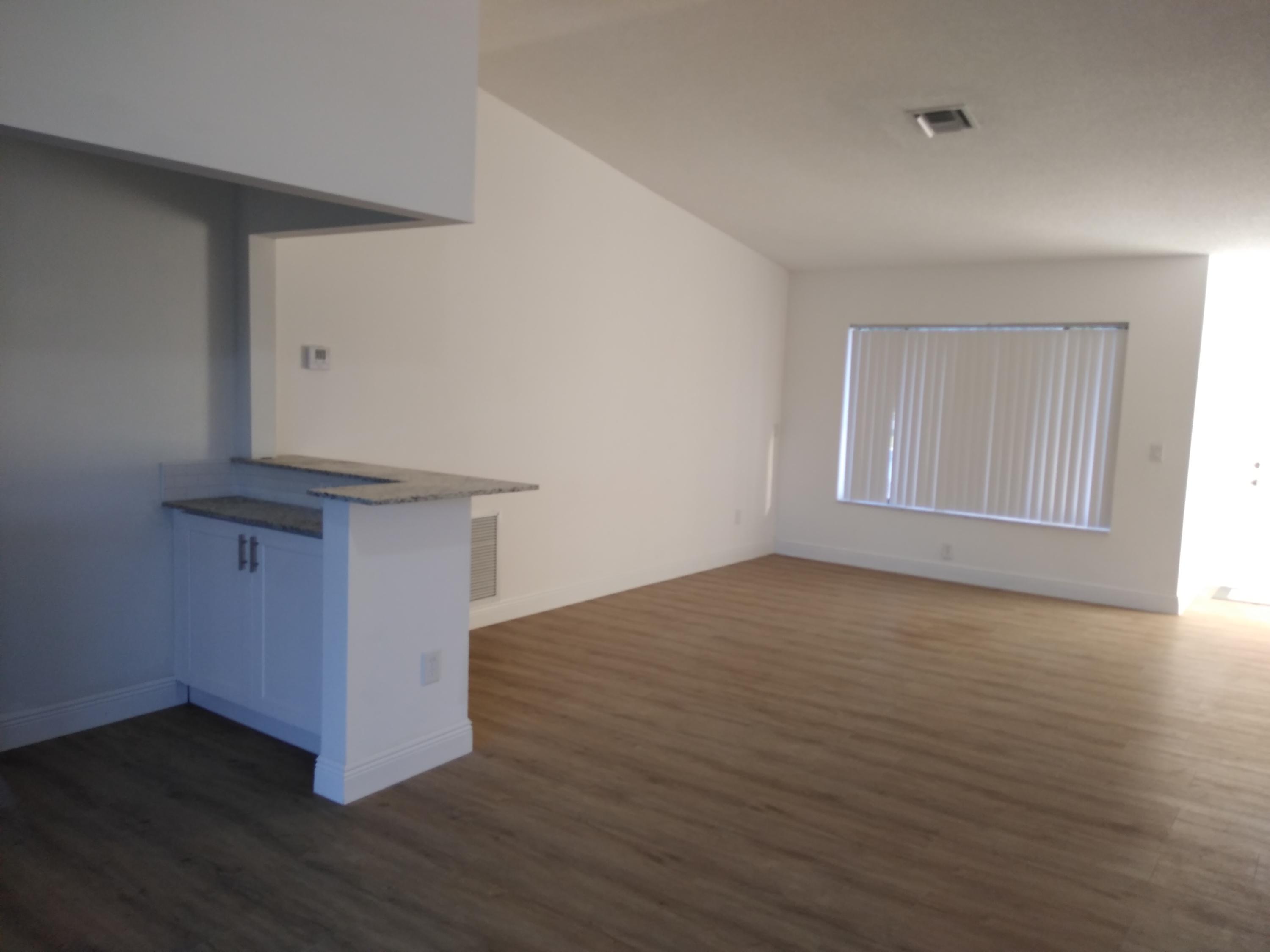 22546 Southwest 7th Street Boca Raton, FL 33433 - Photo 8 of 22 12092646-8