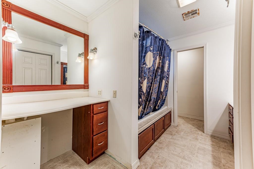 1917 Simpson Avenue Winfield, KS 67156 - Photo 11 of 32