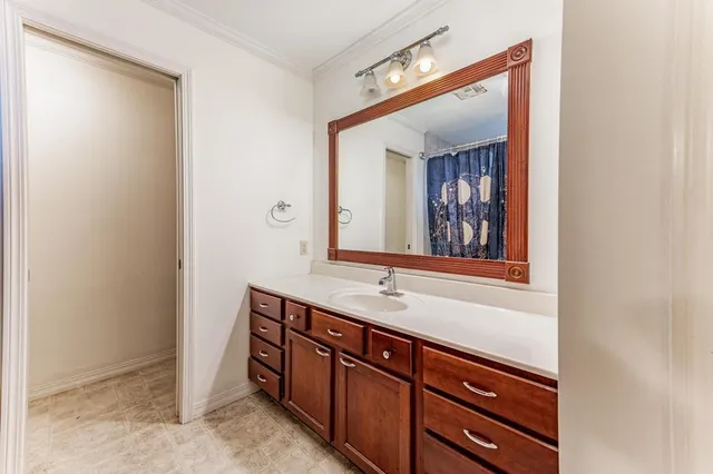 $164,900 | 1917 Simpson Avenue, Winfield, KS 67156