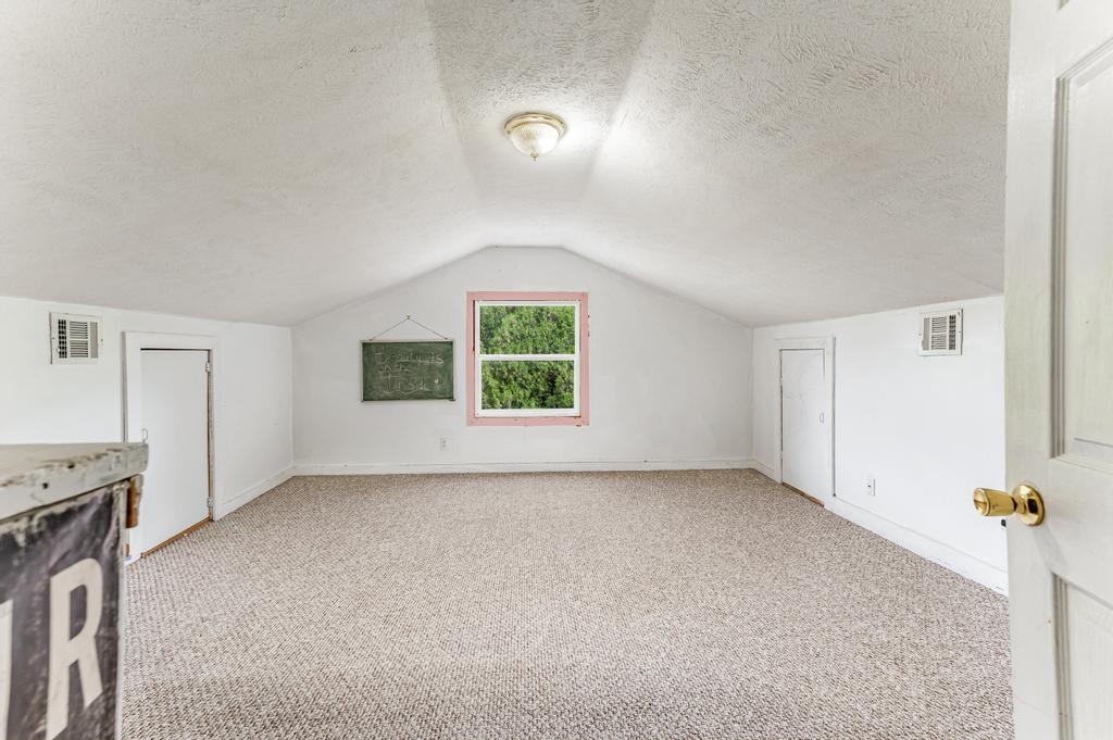 1917 Simpson Avenue Winfield, KS 67156 - Photo 18 of 32