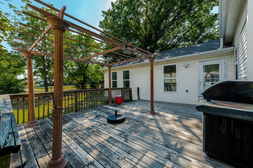 1917 Simpson Avenue Winfield, KS 67156 - Photo 20 of 32