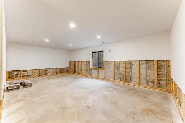 $164,900 | 1917 Simpson Avenue, Winfield, KS 67156