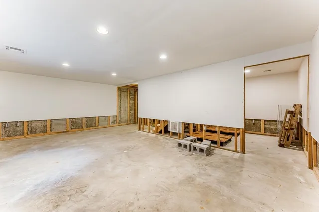 $164,900 | 1917 Simpson Avenue, Winfield, KS 67156