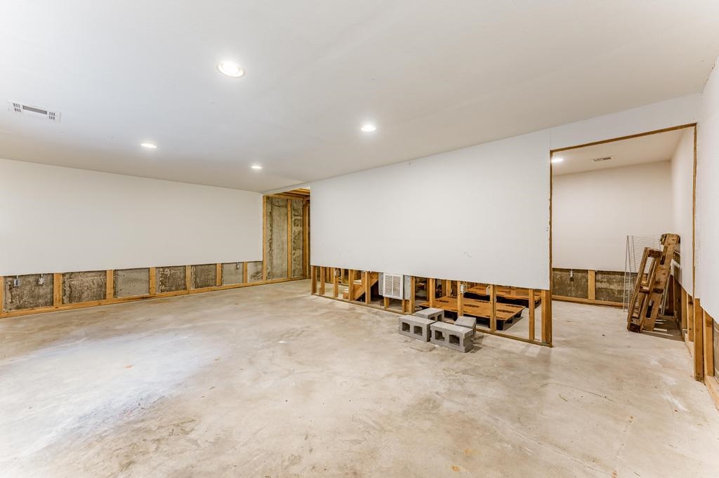 1917 Simpson Avenue Winfield, KS 67156 - Photo 26 of 32