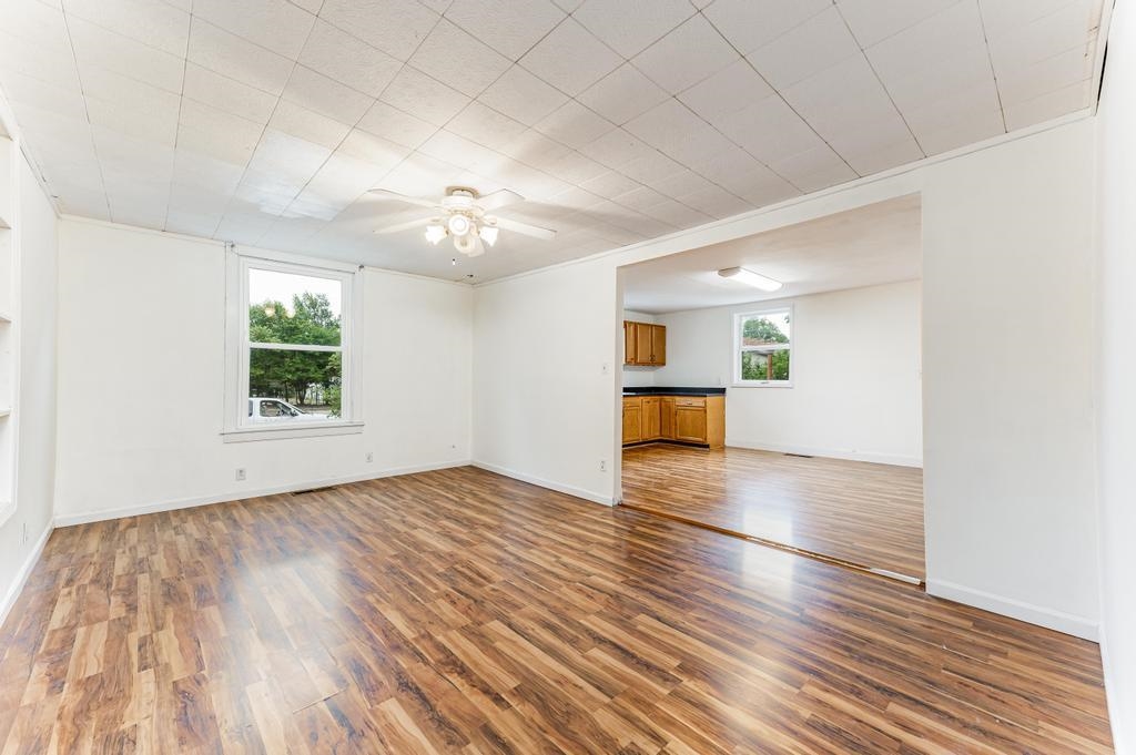 1917 Simpson Avenue Winfield, KS 67156 - Photo 4 of 32