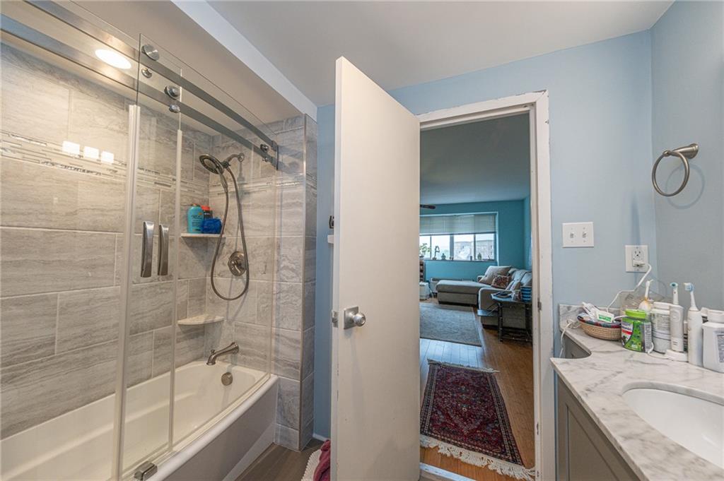 128 North Craig Street, Unit 815 Pittsburgh, PA 15213 - Photo 18 of 35