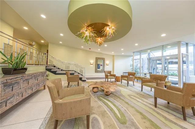 $298,000 | 128 North Craig Street, Unit 815, Pittsburgh, PA 15213