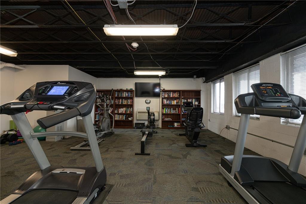 128 North Craig Street, Unit 815 Pittsburgh, PA 15213 - Photo 25 of 35