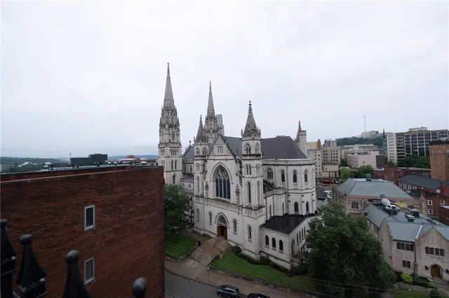 $298,000 | 128 North Craig Street, Unit 815, Pittsburgh, PA 15213