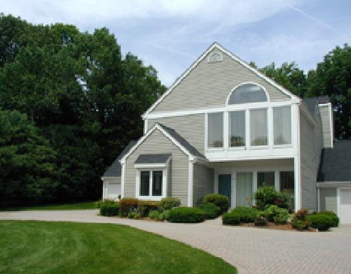 a view of a yard in front of house